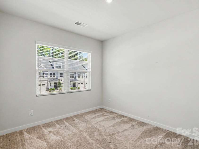 9521 Munsing Drive, Charlotte, NC 28269.  MLS# CAR4390189, YatesRealty ID 13617. 