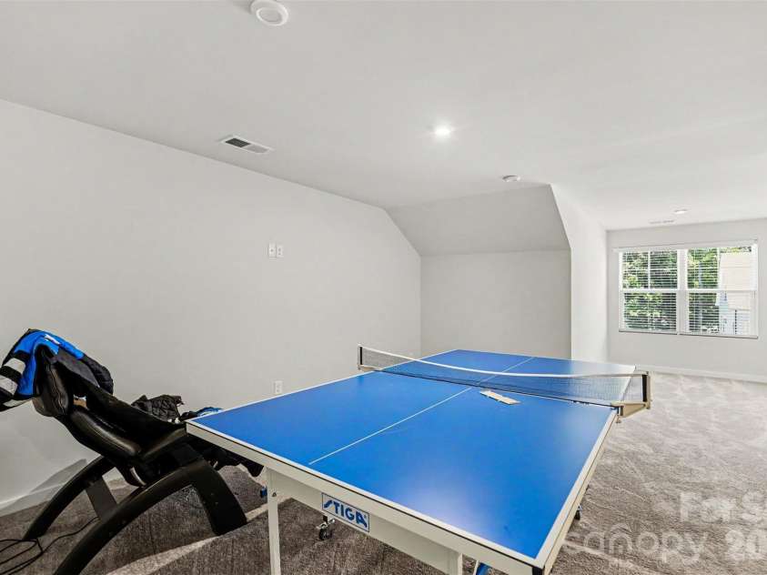 9521 Munsing Drive, Charlotte, NC 28269.  MLS# CAR4390189, YatesRealty ID 13617. 
