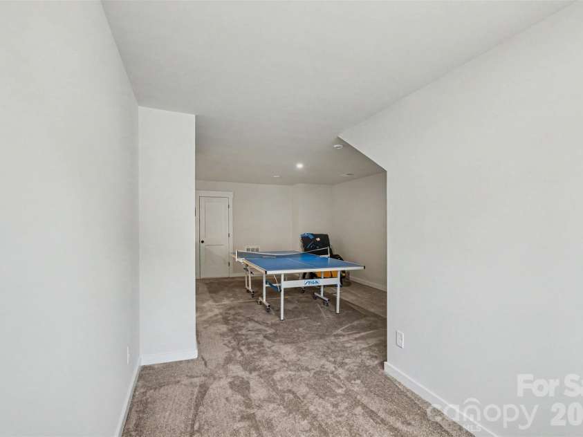 9521 Munsing Drive, Charlotte, NC 28269.  MLS# CAR4390189, YatesRealty ID 13617. 