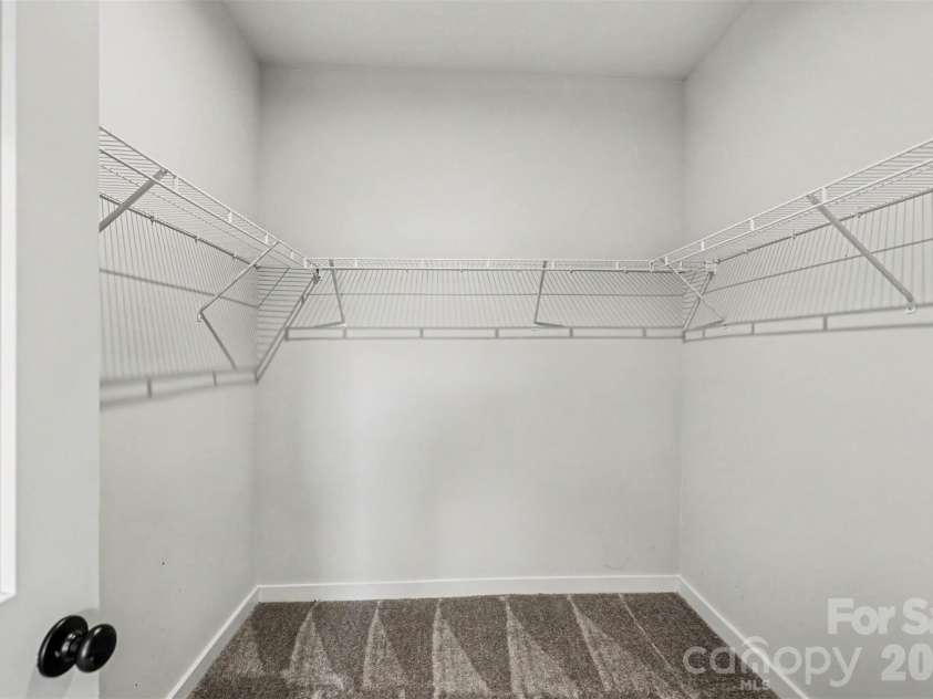 9521 Munsing Drive, Charlotte, NC 28269.  MLS# CAR4390189, YatesRealty ID 13617. 