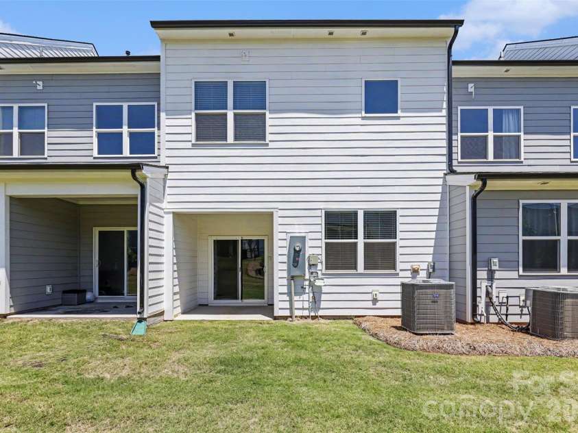 9521 Munsing Drive, Charlotte, NC 28269.  MLS# CAR4390189, YatesRealty ID 13617. 