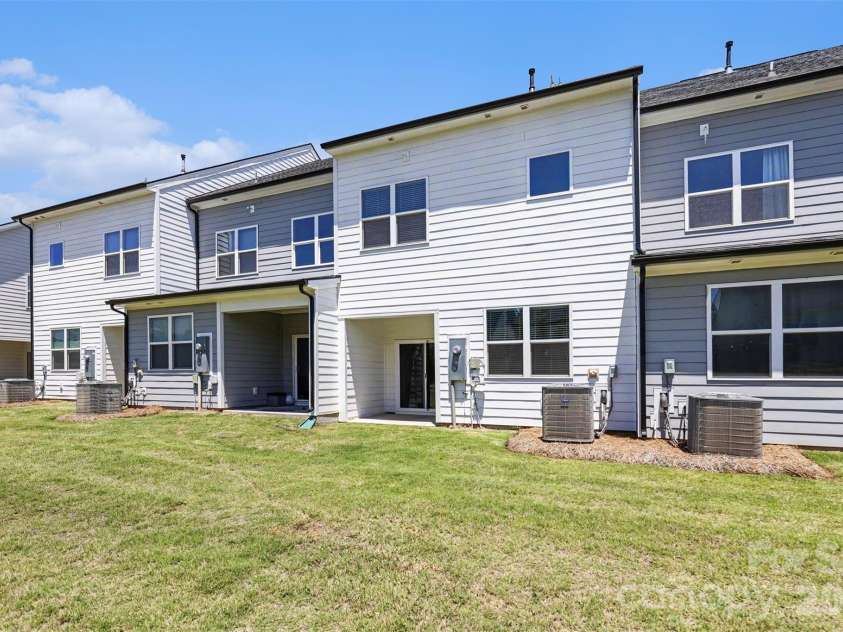 9521 Munsing Drive, Charlotte, NC 28269.  MLS# CAR4390189, YatesRealty ID 13617. 