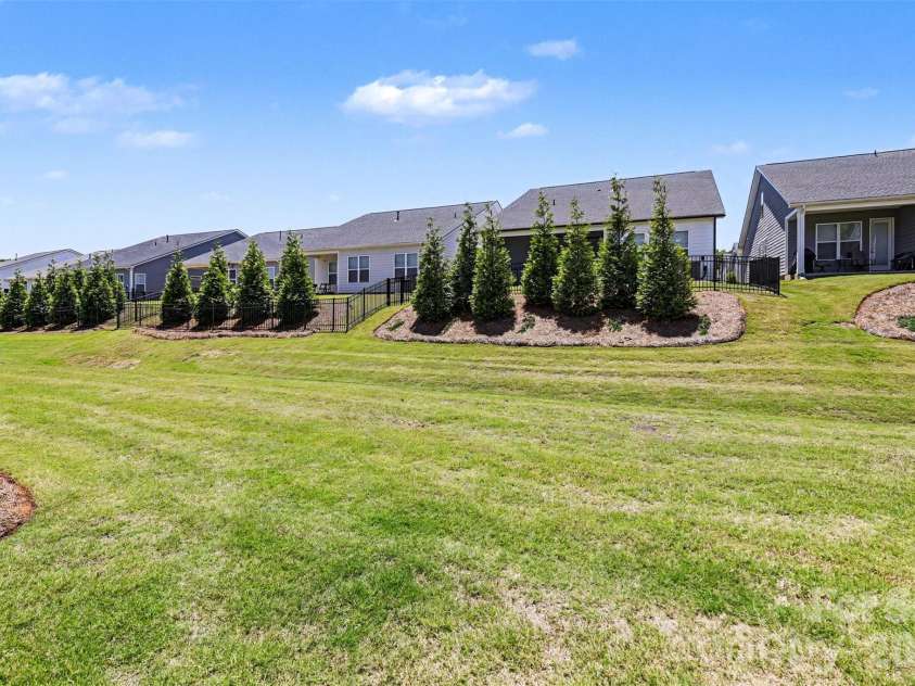 9521 Munsing Drive, Charlotte, NC 28269.  MLS# CAR4390189, YatesRealty ID 13617. 