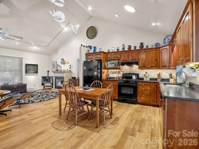 160 Caledonia Road, Landrum, SC 29356.  MLS# CAR4314636, YatesRealty ID 13619. 