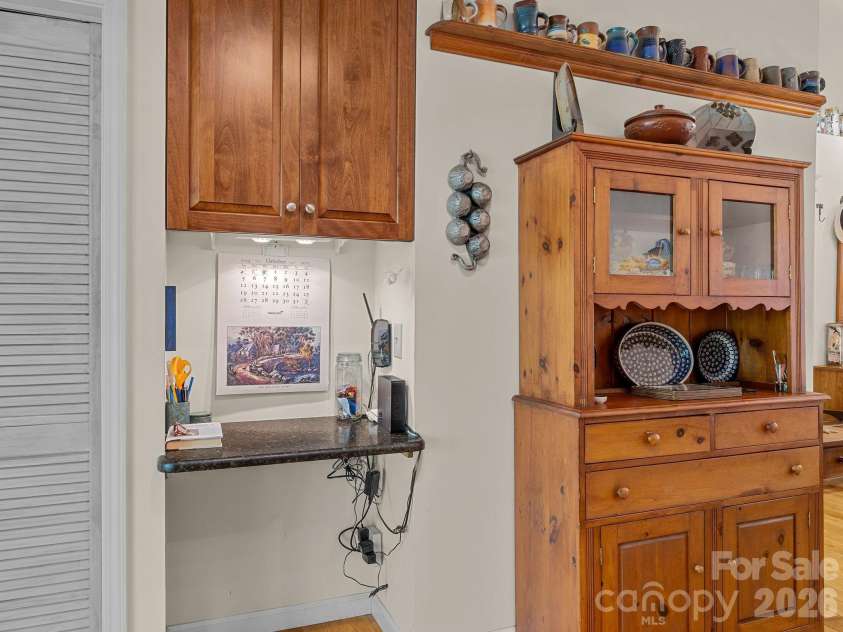 160 Caledonia Road, Landrum, SC 29356.  MLS# CAR4314636, YatesRealty ID 13619. Desk area