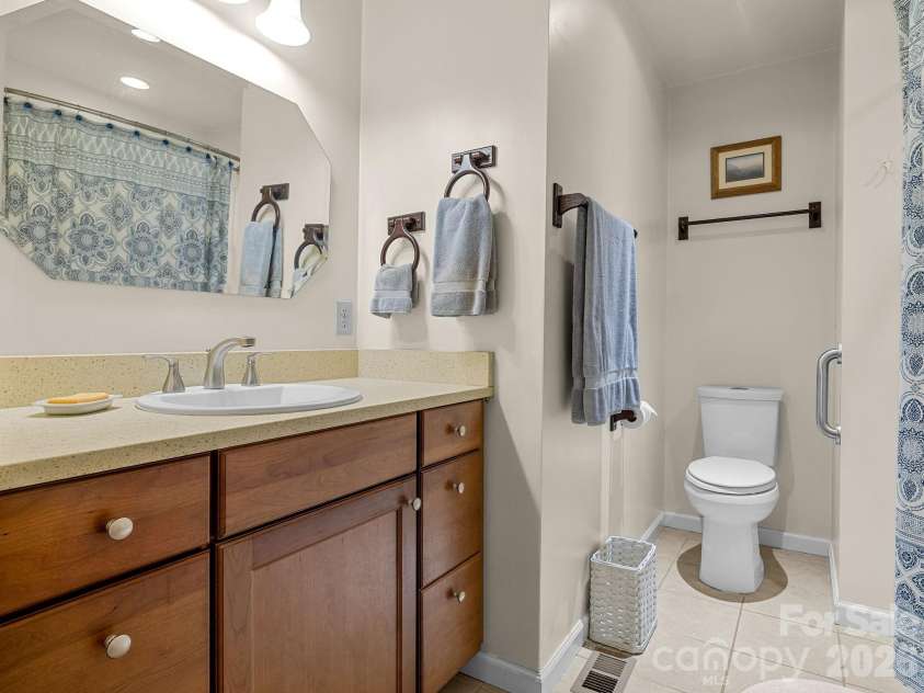 160 Caledonia Road, Landrum, SC 29356.  MLS# CAR4314636, YatesRealty ID 13619. Primary, en-suite bath