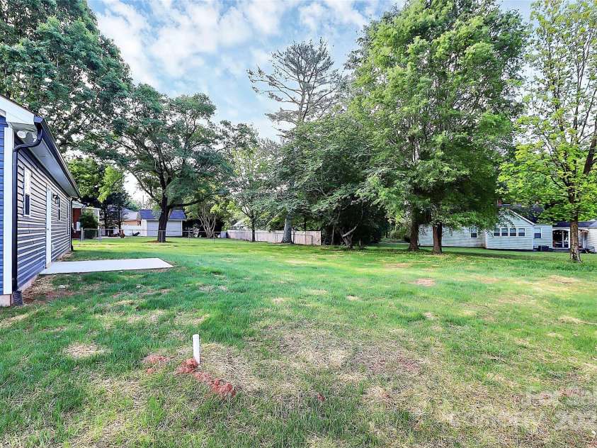 2365 28th Street, Hickory, NC 28601.  MLS# CAR4212199, YatesRealty ID 13621. 