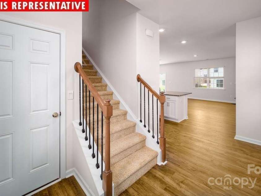 11217 Cardinal Creek Avenue, Charlotte, NC 28215.  MLS# CAR4228195, YatesRealty ID 13622. 