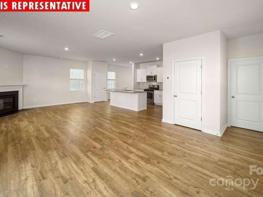 11217 Cardinal Creek Avenue, Charlotte, NC 28215.  MLS# CAR4228195, YatesRealty ID 13622. 