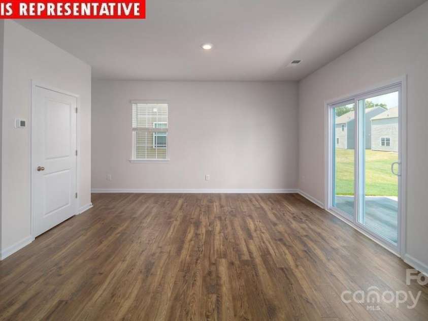 11217 Cardinal Creek Avenue, Charlotte, NC 28215.  MLS# CAR4228195, YatesRealty ID 13622. 