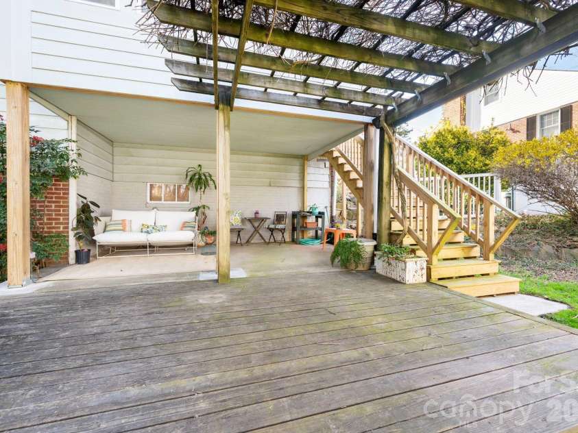 25 Bear Creek Road, Asheville, NC 28806.  MLS# CAR4356405, YatesRealty ID 13622. 