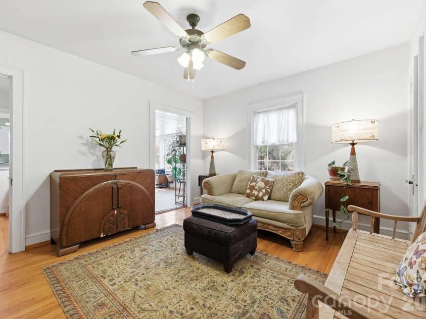 25 Bear Creek Road, Asheville, NC 28806.  MLS# CAR4356405, YatesRealty ID 13622. 