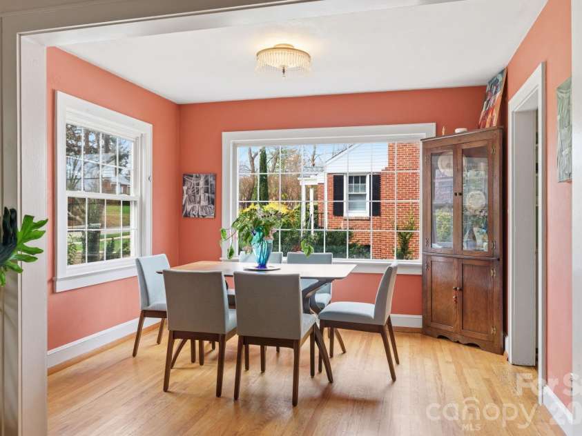 25 Bear Creek Road, Asheville, NC 28806.  MLS# CAR4356405, YatesRealty ID 13622. 