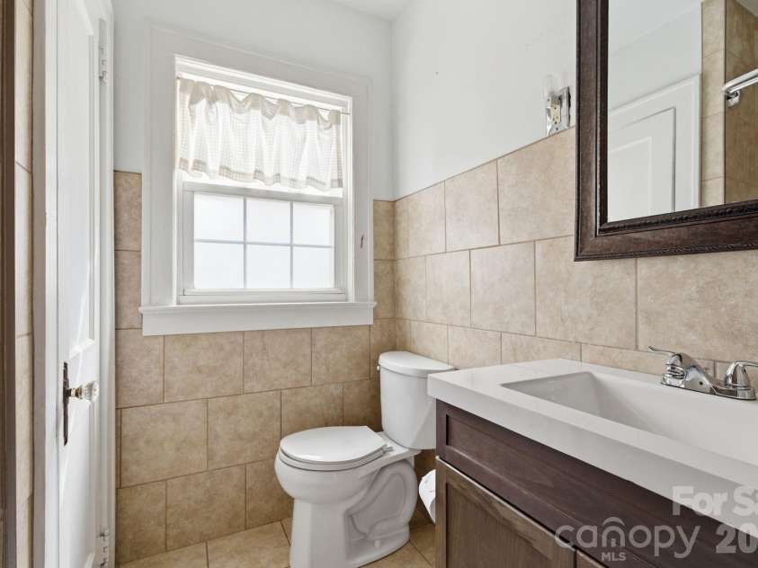 25 Bear Creek Road, Asheville, NC 28806.  MLS# CAR4356405, YatesRealty ID 13622. 