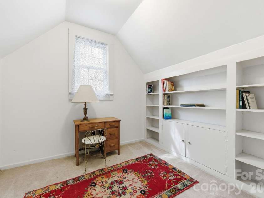 25 Bear Creek Road, Asheville, NC 28806.  MLS# CAR4356405, YatesRealty ID 13622. 
