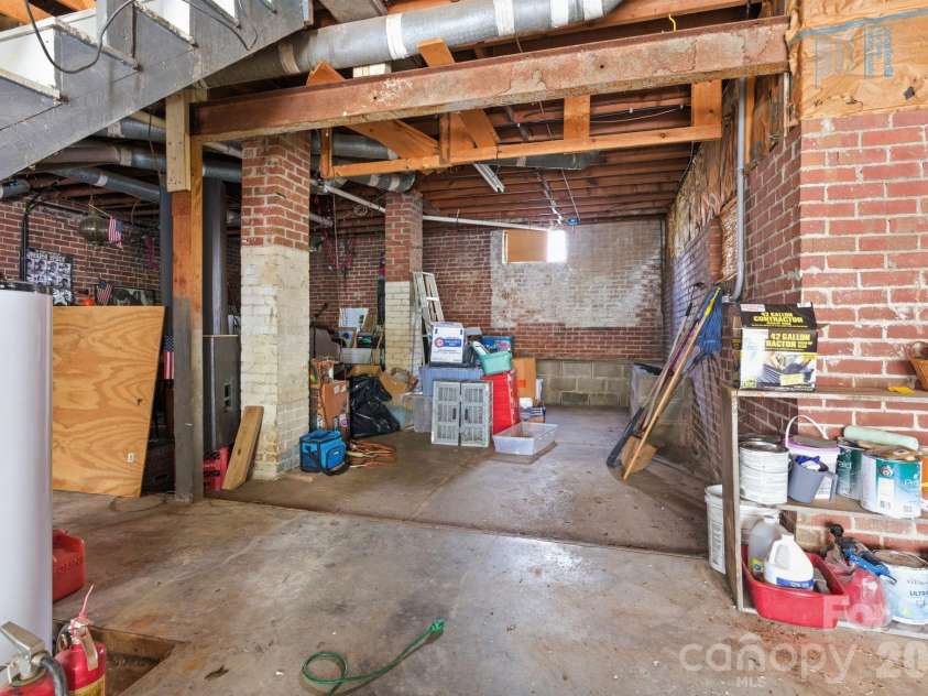 25 Bear Creek Road, Asheville, NC 28806.  MLS# CAR4356405, YatesRealty ID 13622. 