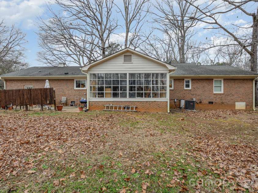514 Idlewood Drive, Salisbury, NC 28144.  MLS# CAR4329615, YatesRealty ID 13623. Large backyard
