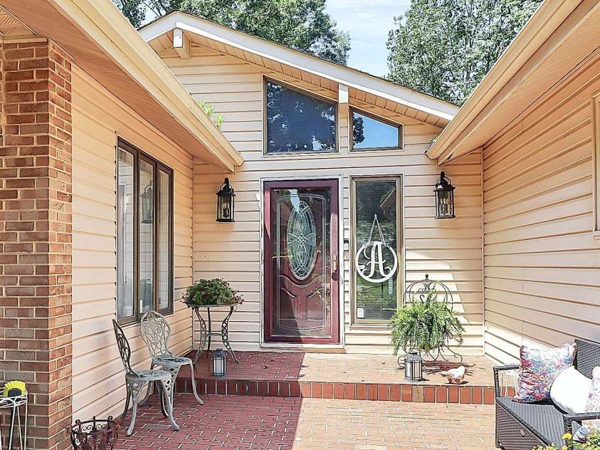 160 Quail Hollow Drive, Kings Mountain, NC 28086.  MLS# CAR4403412, YatesRealty ID 13625. 