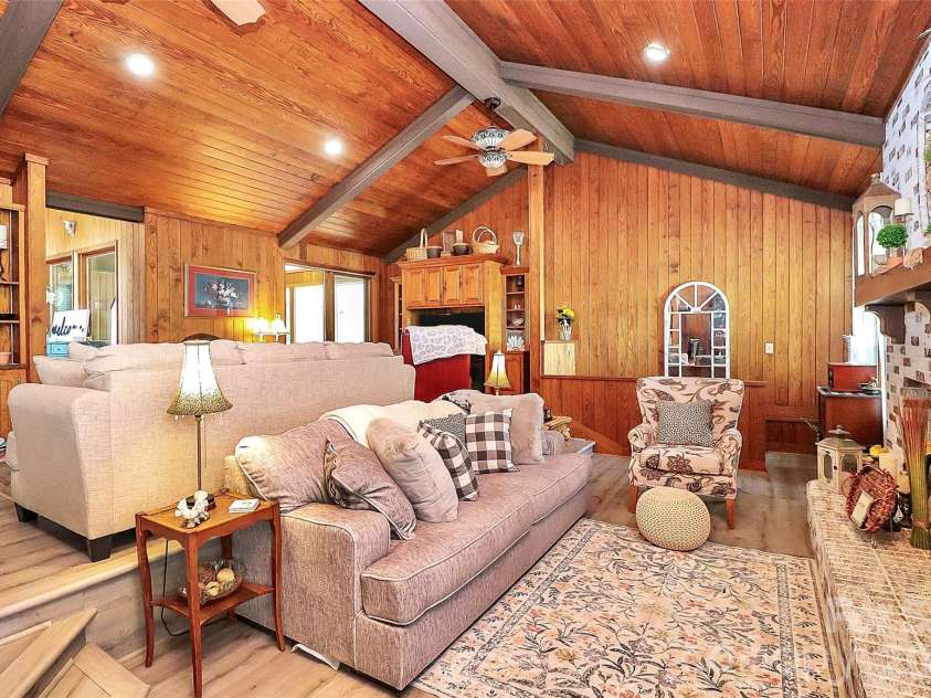 160 Quail Hollow Drive, Kings Mountain, NC 28086.  MLS# CAR4403412, YatesRealty ID 13625. 
