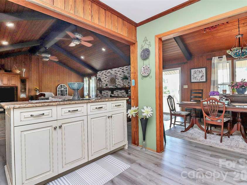 160 Quail Hollow Drive, Kings Mountain, NC 28086.  MLS# CAR4403412, YatesRealty ID 13625. 