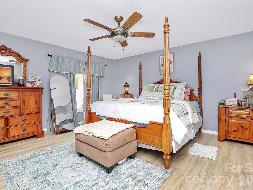 160 Quail Hollow Drive, Kings Mountain, NC 28086.  MLS# CAR4403412, YatesRealty ID 13625. 