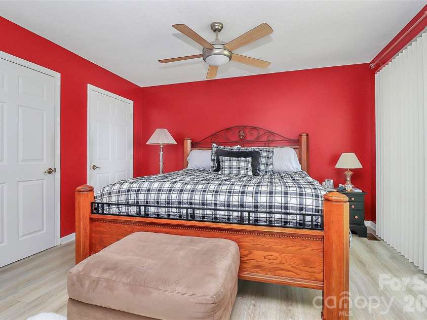 160 Quail Hollow Drive, Kings Mountain, NC 28086.  MLS# CAR4403412, YatesRealty ID 13625. 
