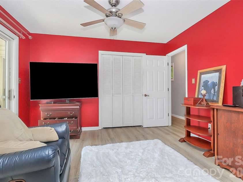 160 Quail Hollow Drive, Kings Mountain, NC 28086.  MLS# CAR4403412, YatesRealty ID 13625. 