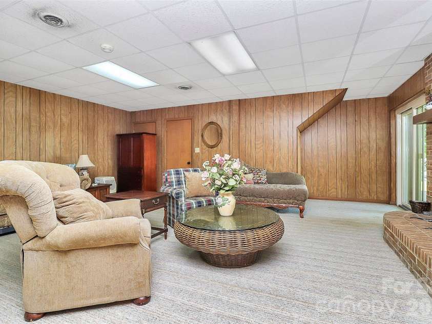 160 Quail Hollow Drive, Kings Mountain, NC 28086.  MLS# CAR4403412, YatesRealty ID 13625. 