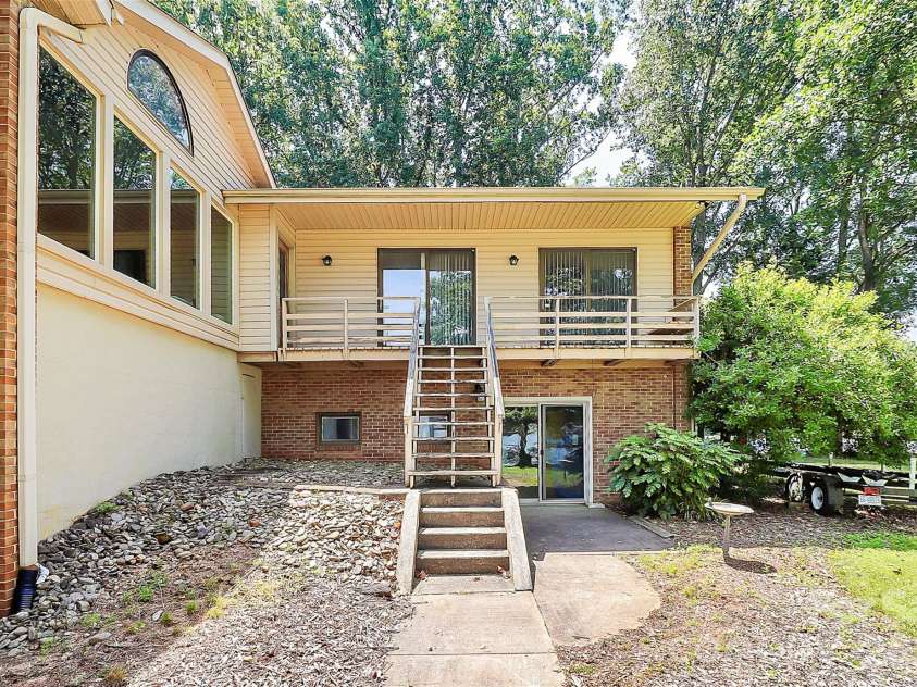 160 Quail Hollow Drive, Kings Mountain, NC 28086.  MLS# CAR4403412, YatesRealty ID 13625. 