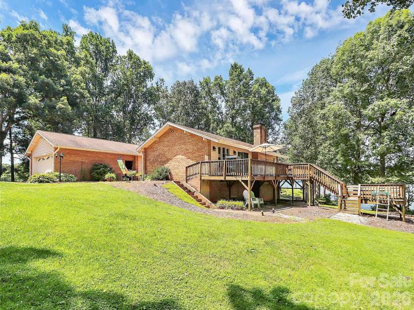 160 Quail Hollow Drive, Kings Mountain, NC 28086.  MLS# CAR4403412, YatesRealty ID 13625. 