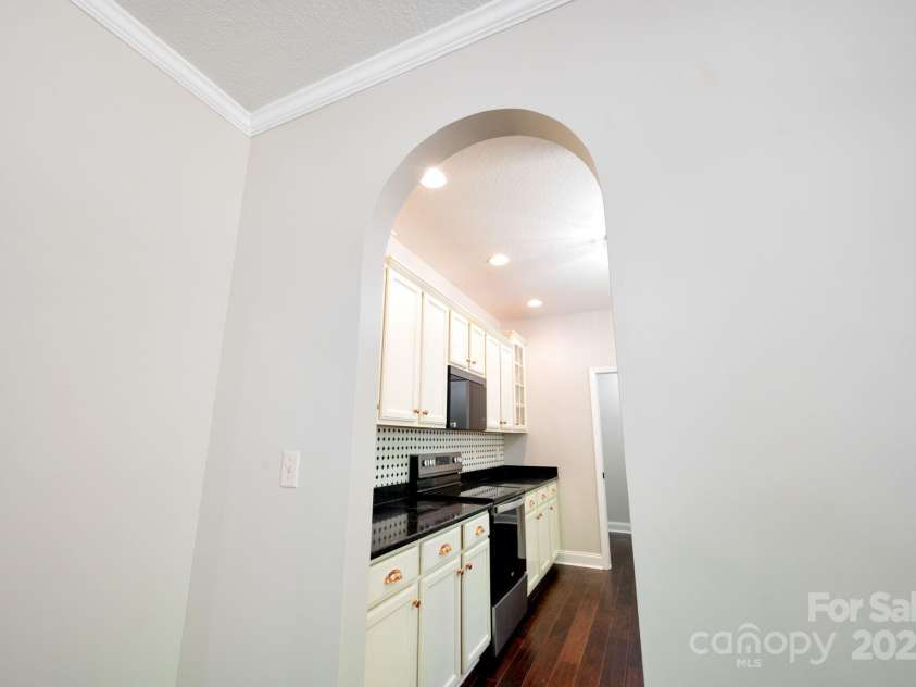 62 Mackenzie Way, Swannanoa, NC 28778.  MLS# CAR4320694, YatesRealty ID 13625. 