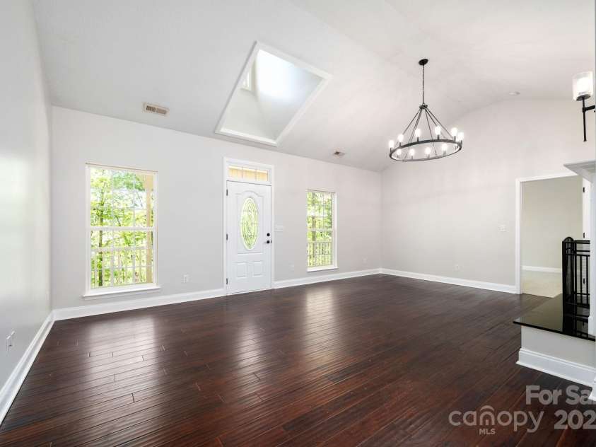 62 Mackenzie Way, Swannanoa, NC 28778.  MLS# CAR4320694, YatesRealty ID 13625. Tall Ceilings, Large Windows and Skylight Provide Ample Natural Light