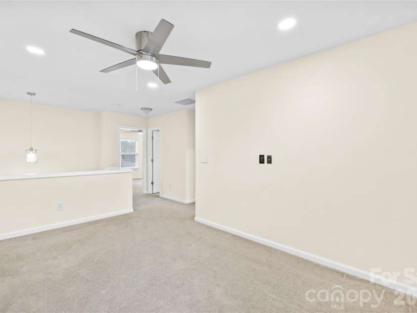 15558 Stronvar House Lane, Charlotte, NC 28277.  MLS# CAR4332532, YatesRealty ID 13626. Loft