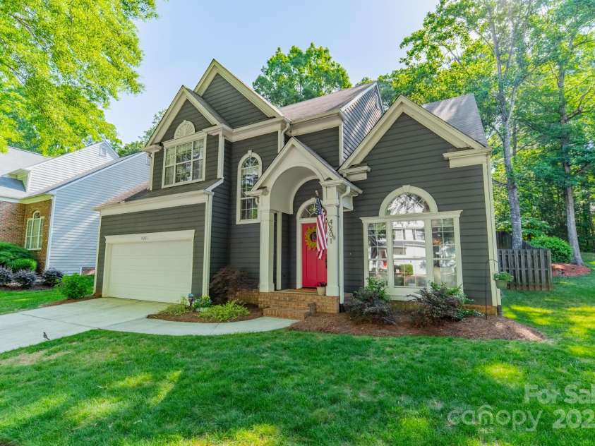 4201 Beauvista Drive, Charlotte, NC 28269.  MLS# CAR4253439, YatesRealty ID 13626. 