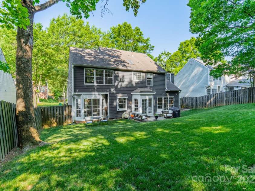 4201 Beauvista Drive, Charlotte, NC 28269.  MLS# CAR4253439, YatesRealty ID 13626. 
