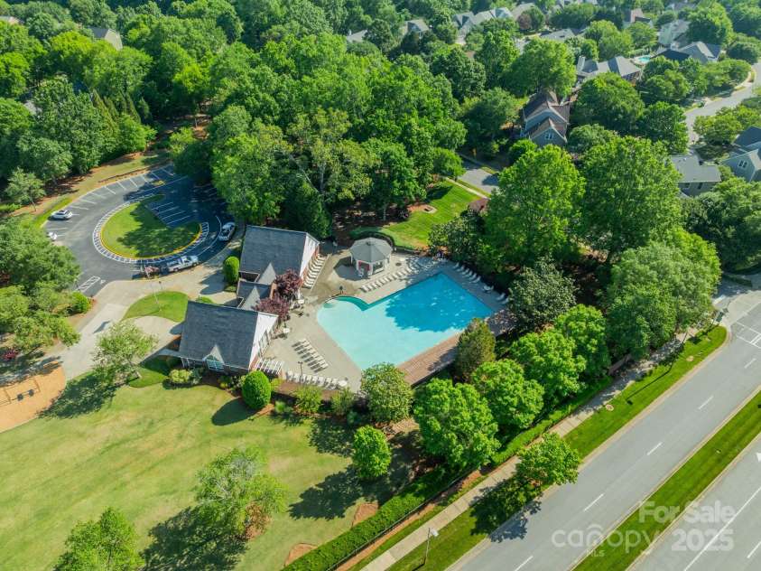 4201 Beauvista Drive, Charlotte, NC 28269.  MLS# CAR4253439, YatesRealty ID 13626. 