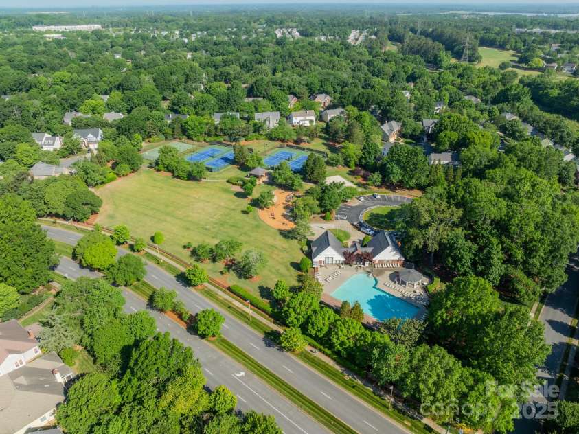 4201 Beauvista Drive, Charlotte, NC 28269.  MLS# CAR4253439, YatesRealty ID 13626. 