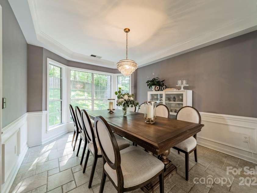4201 Beauvista Drive, Charlotte, NC 28269.  MLS# CAR4253439, YatesRealty ID 13626. 