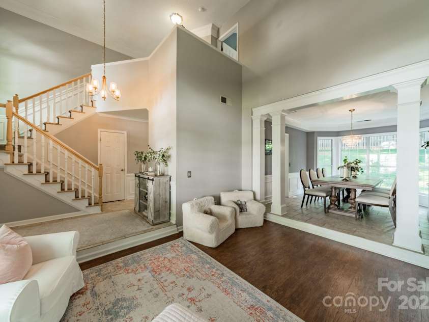 4201 Beauvista Drive, Charlotte, NC 28269.  MLS# CAR4253439, YatesRealty ID 13626. 