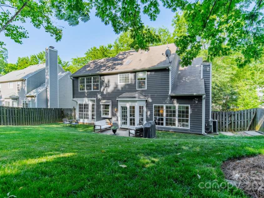 4201 Beauvista Drive, Charlotte, NC 28269.  MLS# CAR4253439, YatesRealty ID 13626. 