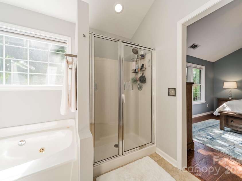 4201 Beauvista Drive, Charlotte, NC 28269.  MLS# CAR4253439, YatesRealty ID 13626. 