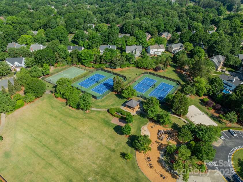 4201 Beauvista Drive, Charlotte, NC 28269.  MLS# CAR4253439, YatesRealty ID 13626. 