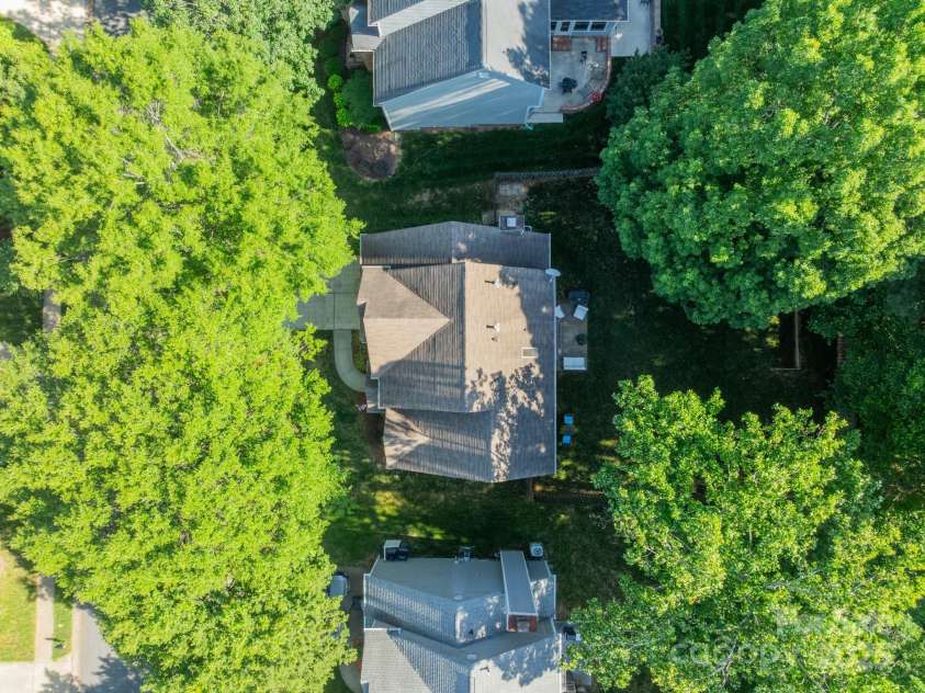 4201 Beauvista Drive, Charlotte, NC 28269.  MLS# CAR4253439, YatesRealty ID 13626. 