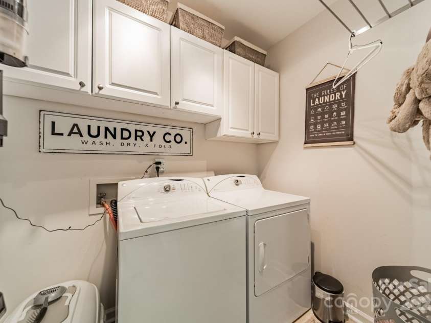 4201 Beauvista Drive, Charlotte, NC 28269.  MLS# CAR4253439, YatesRealty ID 13626. 