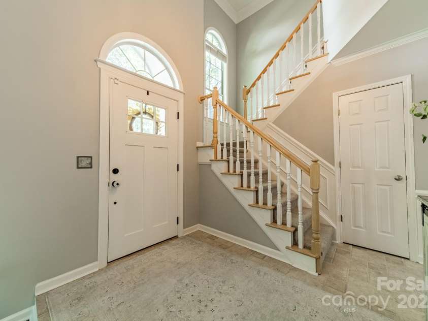 4201 Beauvista Drive, Charlotte, NC 28269.  MLS# CAR4253439, YatesRealty ID 13626. 