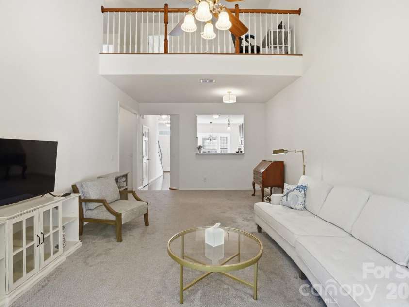 225 Horizon Circle, Rock Hill, SC 29732.  MLS# CAR4366961, YatesRealty ID 13627. 2-story Great Room &  Dining Room area