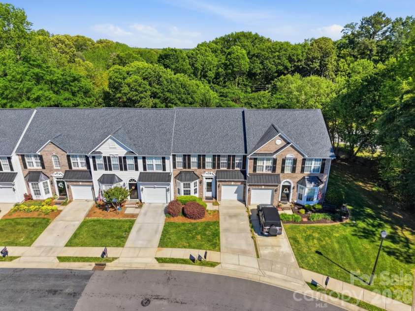 225 Horizon Circle, Rock Hill, SC 29732.  MLS# CAR4366961, YatesRealty ID 13627. 225 Sunset Point