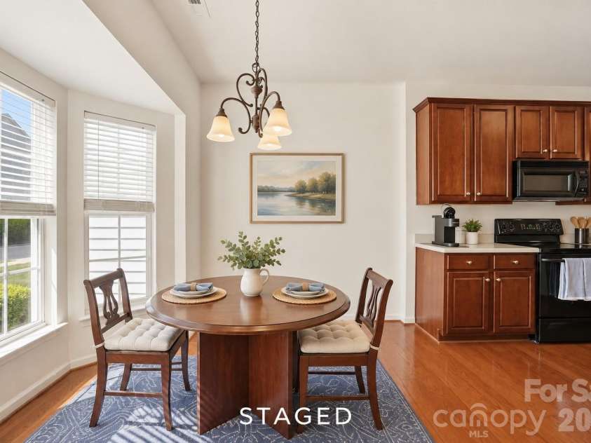 225 Horizon Circle, Rock Hill, SC 29732.  MLS# CAR4366961, YatesRealty ID 13627. Staged breakfast nook
