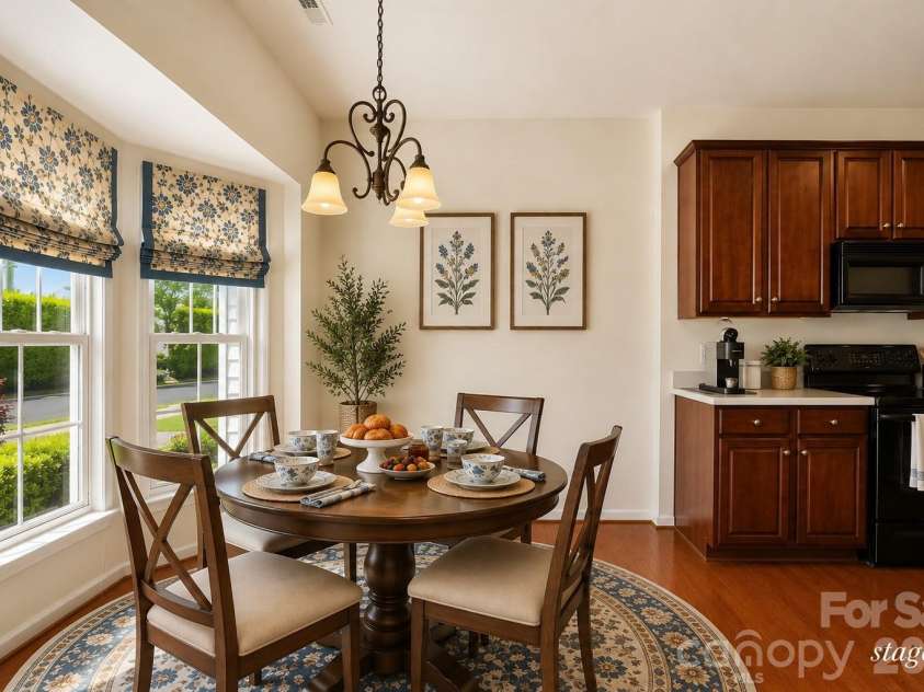 225 Horizon Circle, Rock Hill, SC 29732.  MLS# CAR4366961, YatesRealty ID 13627. Staged Kitchen Breakfast Nook