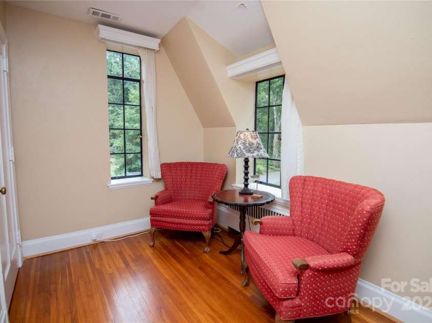 1220 Piedmont Avenue, Kings Mountain, NC 28086.  MLS# CAR4276152, YatesRealty ID 1363. Upper Floor Hallway